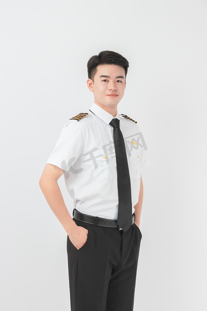 男生夏天穿针织？是闷骚雷人还是高级天花板？
